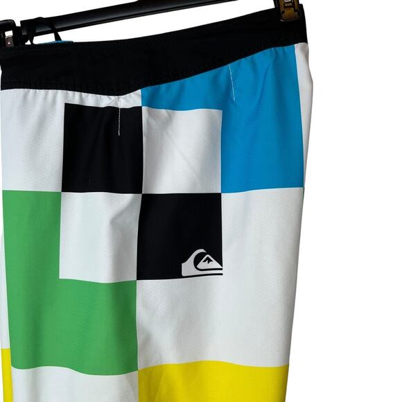 QUIKSILVER 11"  Boardshorts in White, Yellow, Blue, Men's 36" Waist - Picture 3 of 12